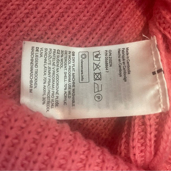 Women's Pink V-Neck Sweater - Picture 3 of 4